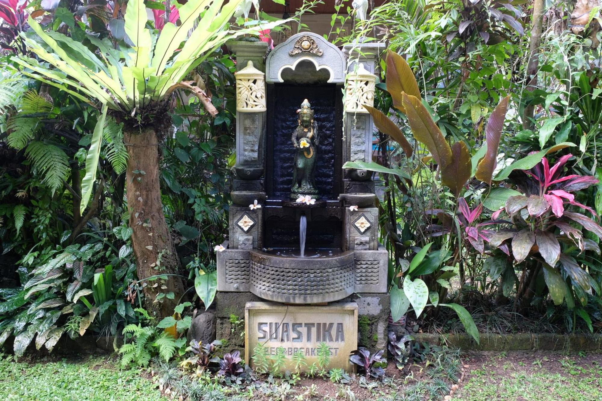 Suastika Guest House Ubud Bagian luar foto