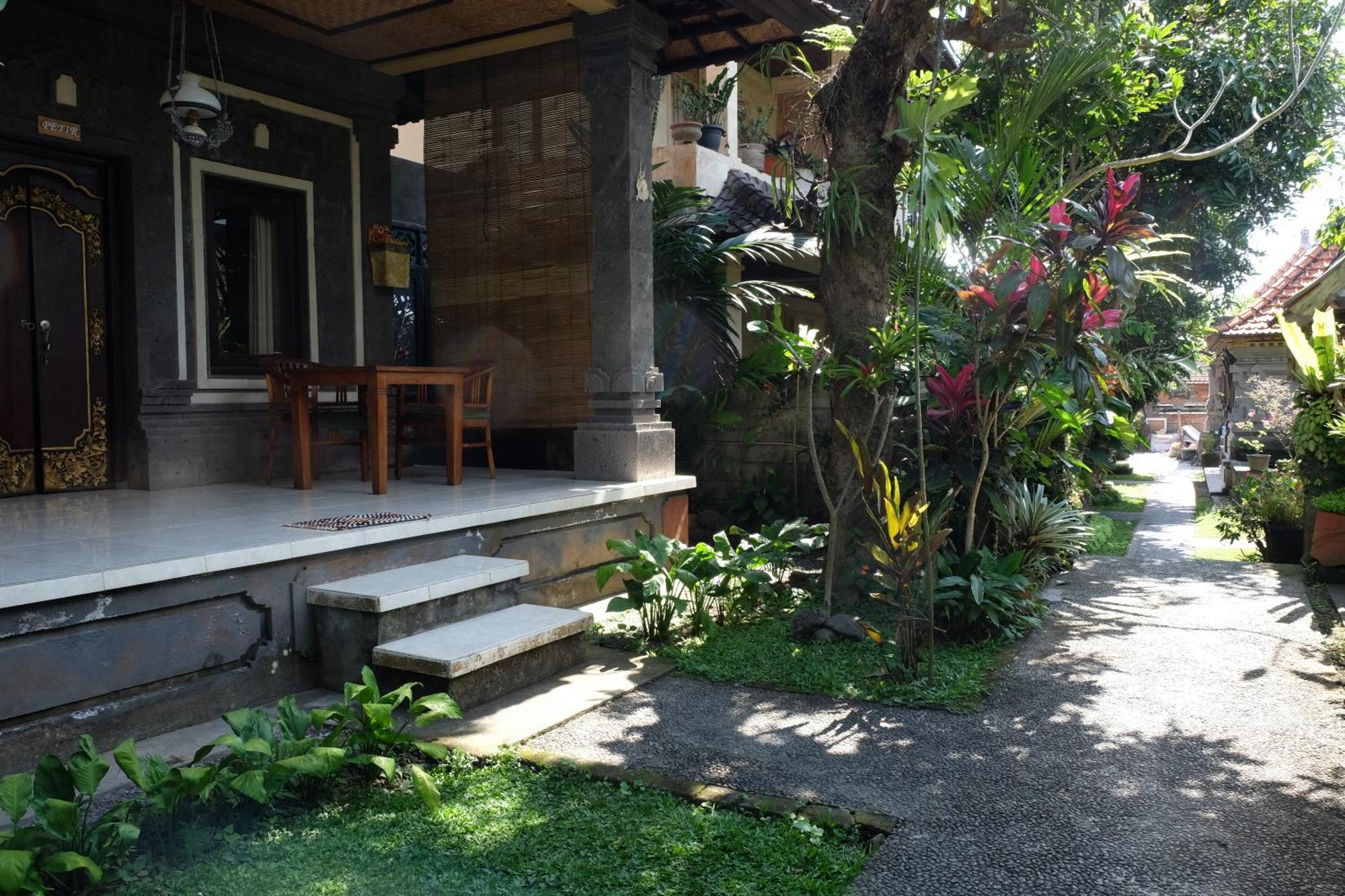 Suastika Guest House Ubud Bagian luar foto